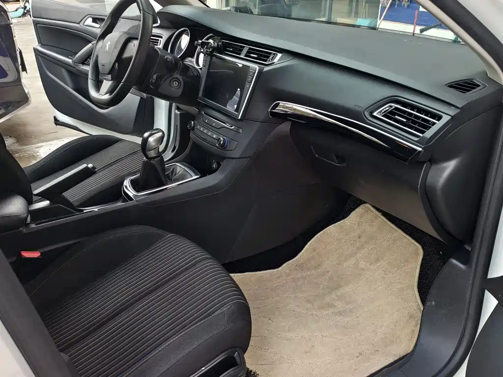 Peugeot Peugeot 408 2014 1.8L Manual Leading Edition 2016 - thumbnail 11