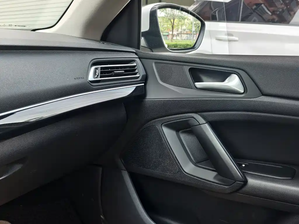 Peugeot Peugeot 408 2014 1.8L Manual Leading Edition 2016 - thumbnail 15