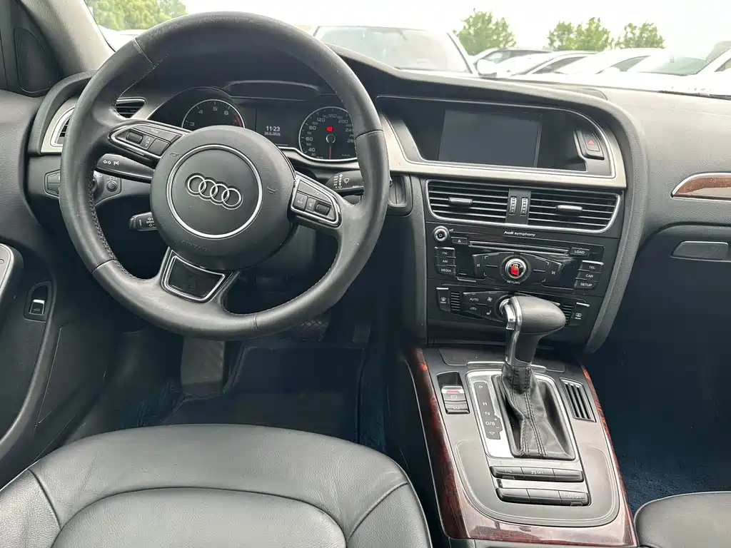 Audi Audi A4L 2013 35 TFSI Automatic Comfort 2014 - thumbnail 4