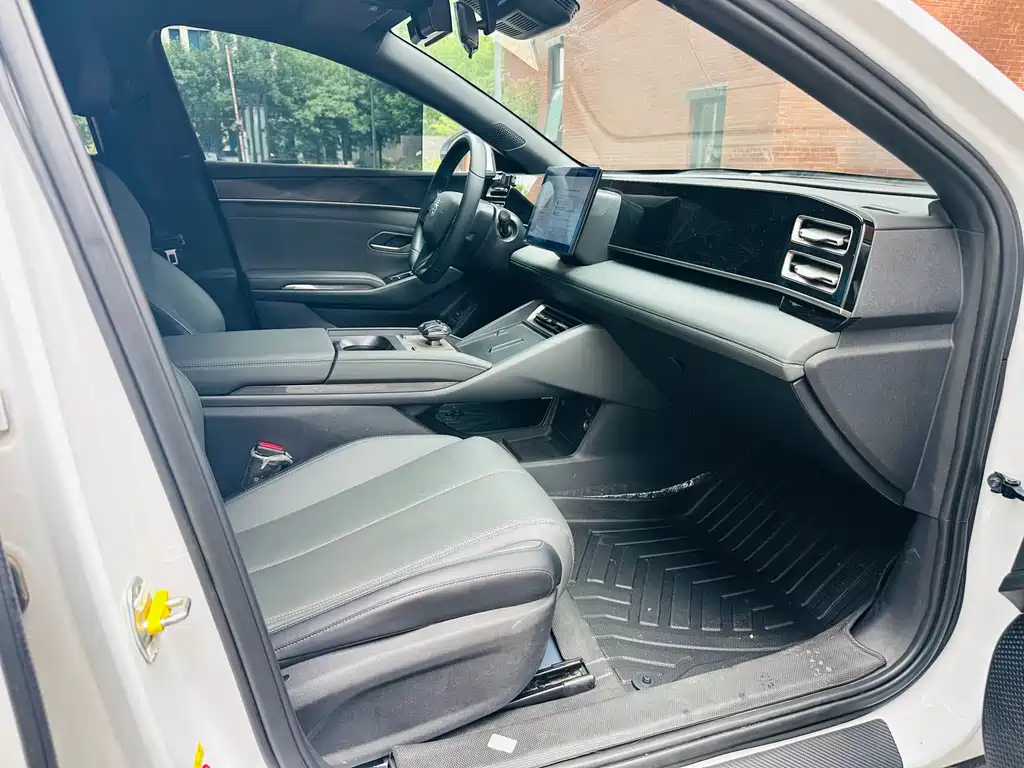 BYD BYD Qin L 2024 DM-i 80KM Leading Edition 2024 - thumbnail 15