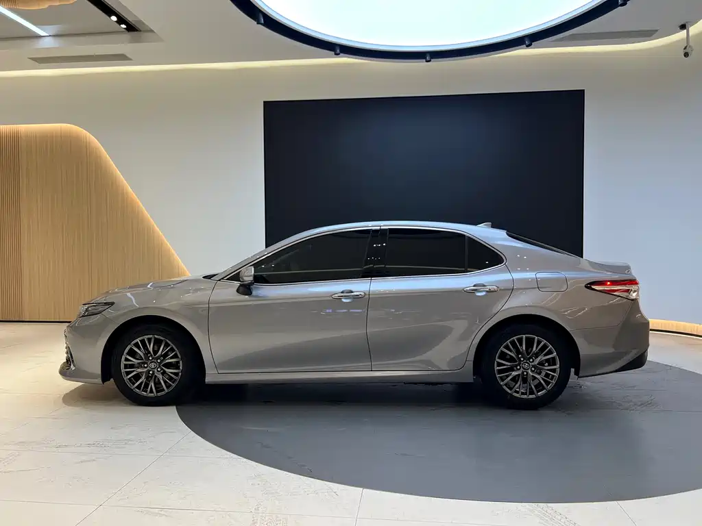 Toyota Camry 2021 2.0G Luxury Edition 2022 - thumbnail 2