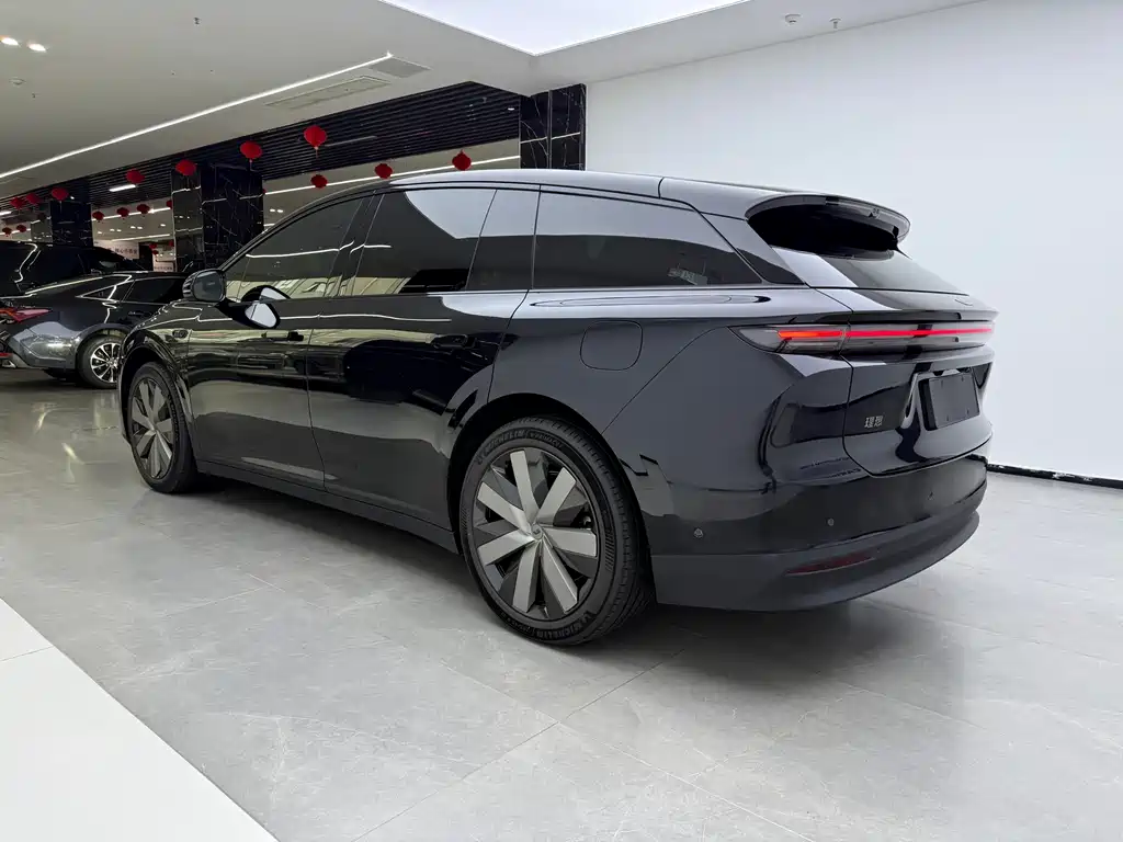Li Auto Li Auto i6 2025 AWD Standard Edition 2026 - thumbnail 4