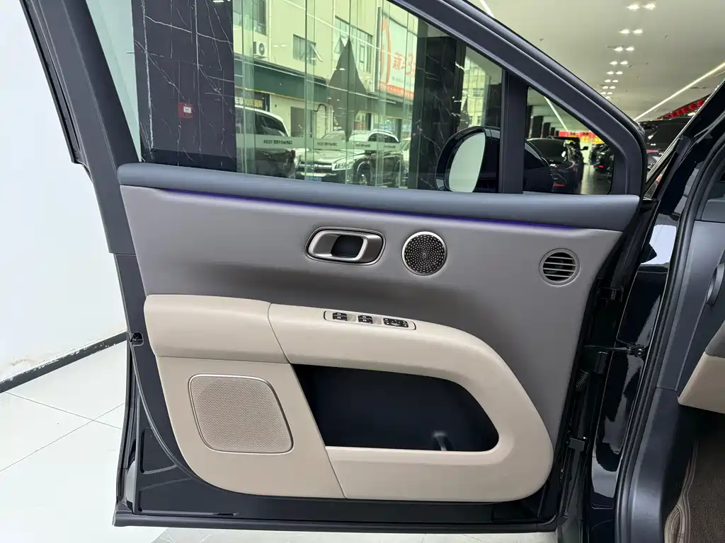 Li Auto Li Auto i6 2025 AWD Standard Edition 2026 - thumbnail 9