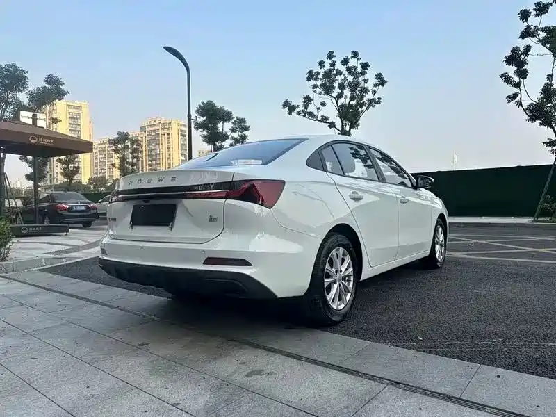 Roewe Roewe i5 2026 1.5L CVT Luxury Edition 2025 - thumbnail 9