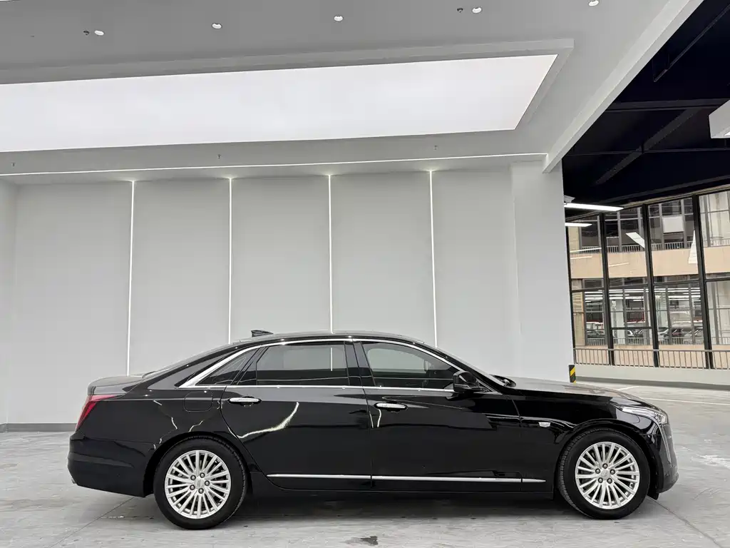 Cadillac Cadillac CT6 2021 28T Luxury Model 2021 - thumbnail 3