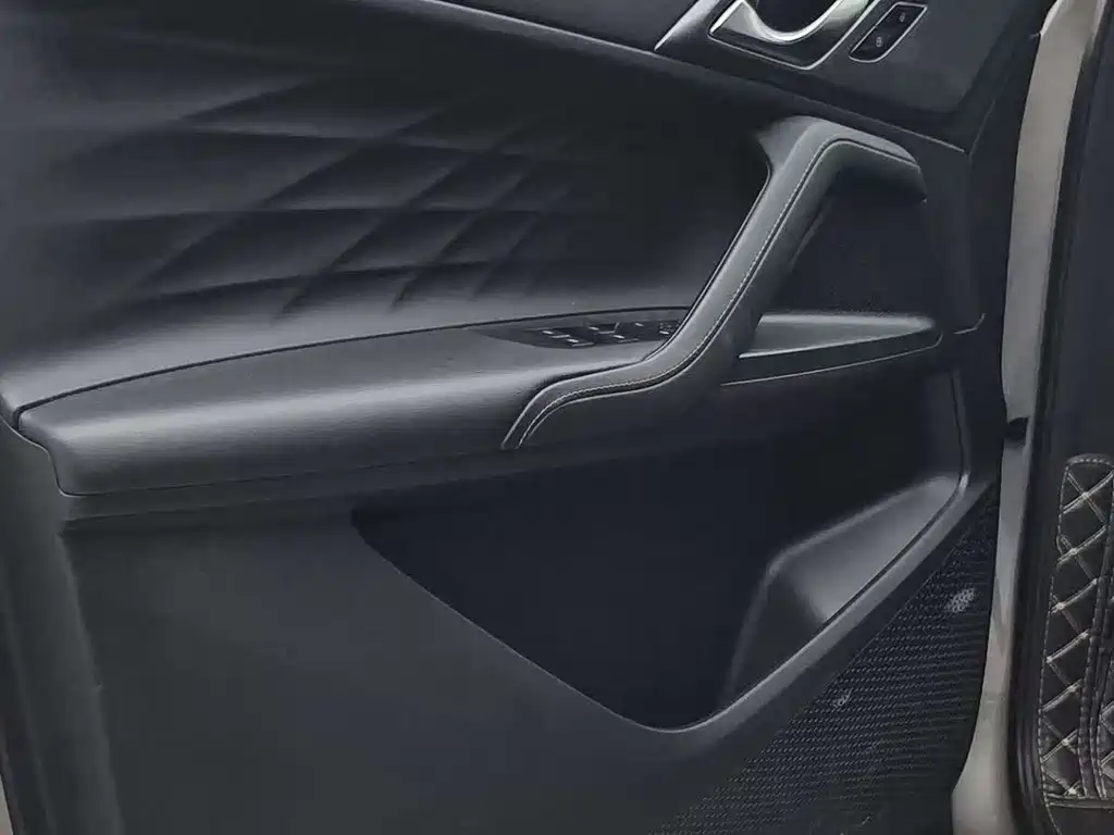 Roewe Roewe RX5 2023 1.5T Comfort Edition 2023 - thumbnail 8