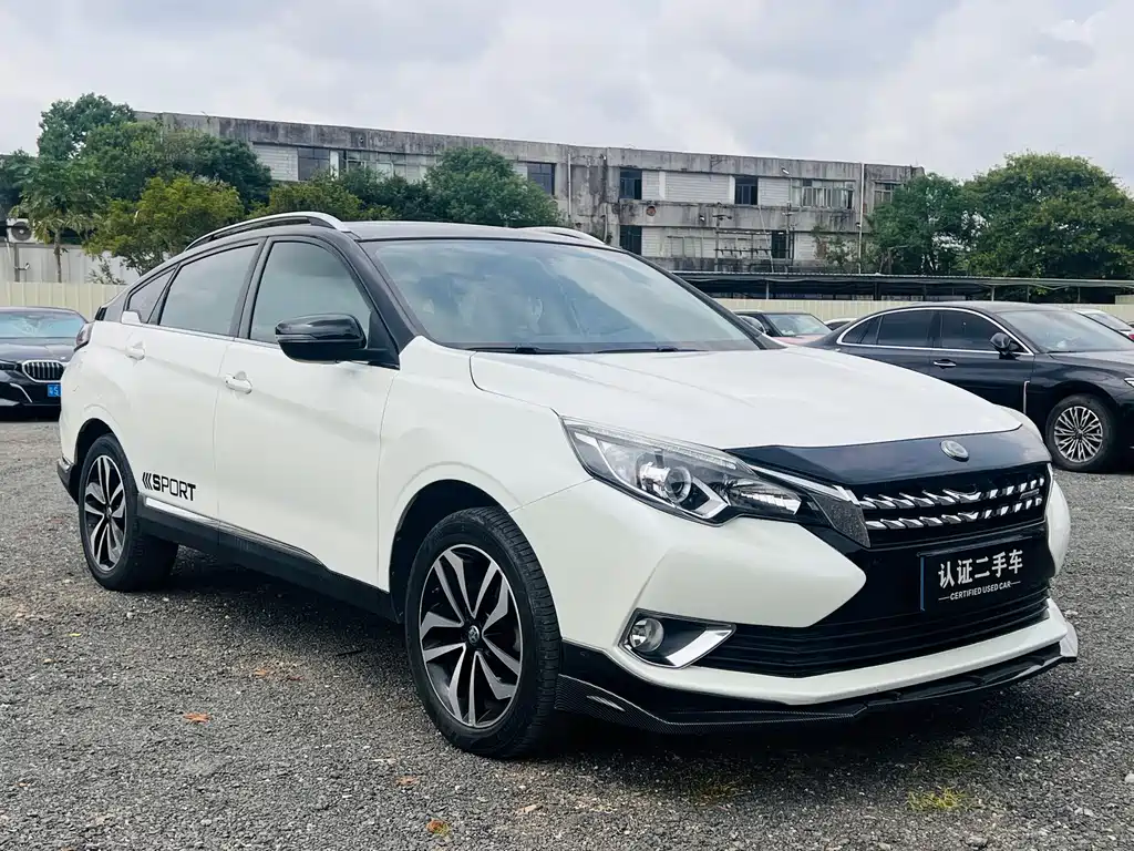 Venucia Venucia T90 2017 2.0L CVT Zhishang Edition 2018 - thumbnail 2
