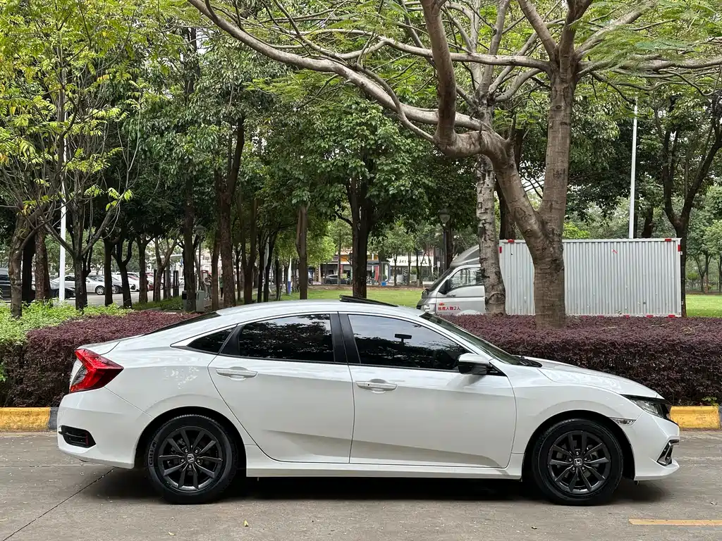 Honda Honda Civic 2019 220TURBO Manual Sport Edition China V 2021 - thumbnail 26