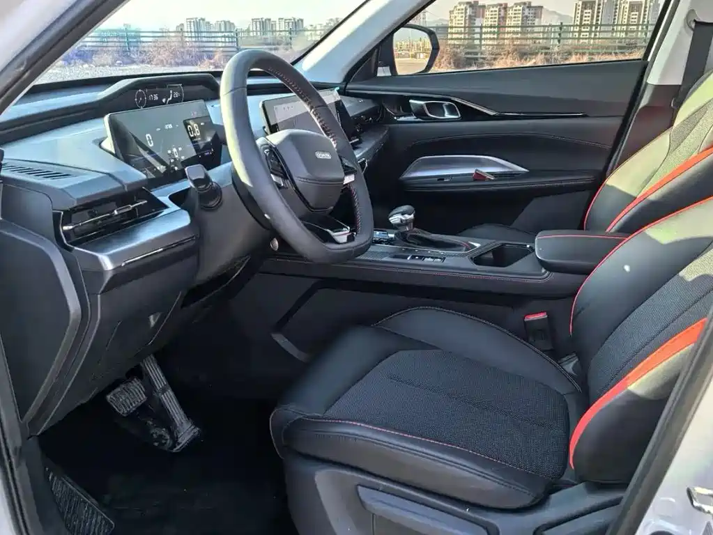Changan Oshan Changan Oshan Z6 2022 Blue Whale 1.5T DCT Zhixiang 2023 - thumbnail 10