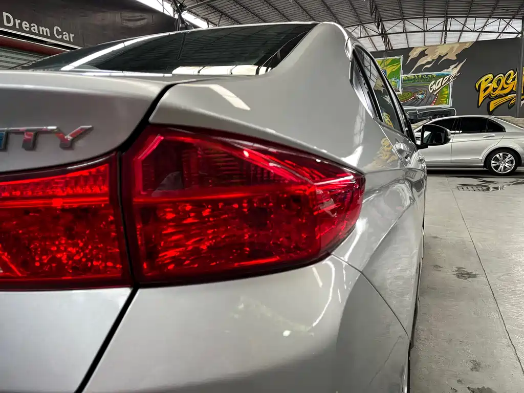 Honda Honda City 2017 1.5L CVT Elite Edition 2018 - thumbnail 9