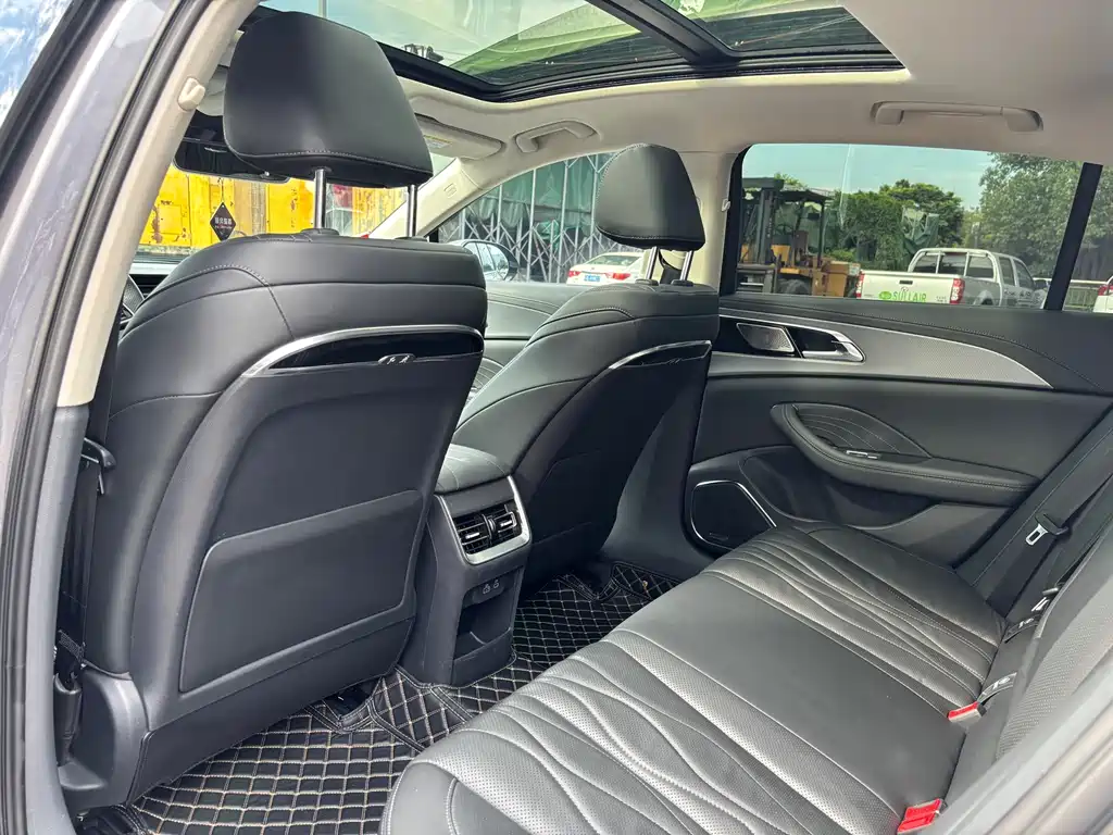 Hongqi Hongqi H5 2023 2.0T Auto Smart Flagship Edition 2022 - thumbnail 5