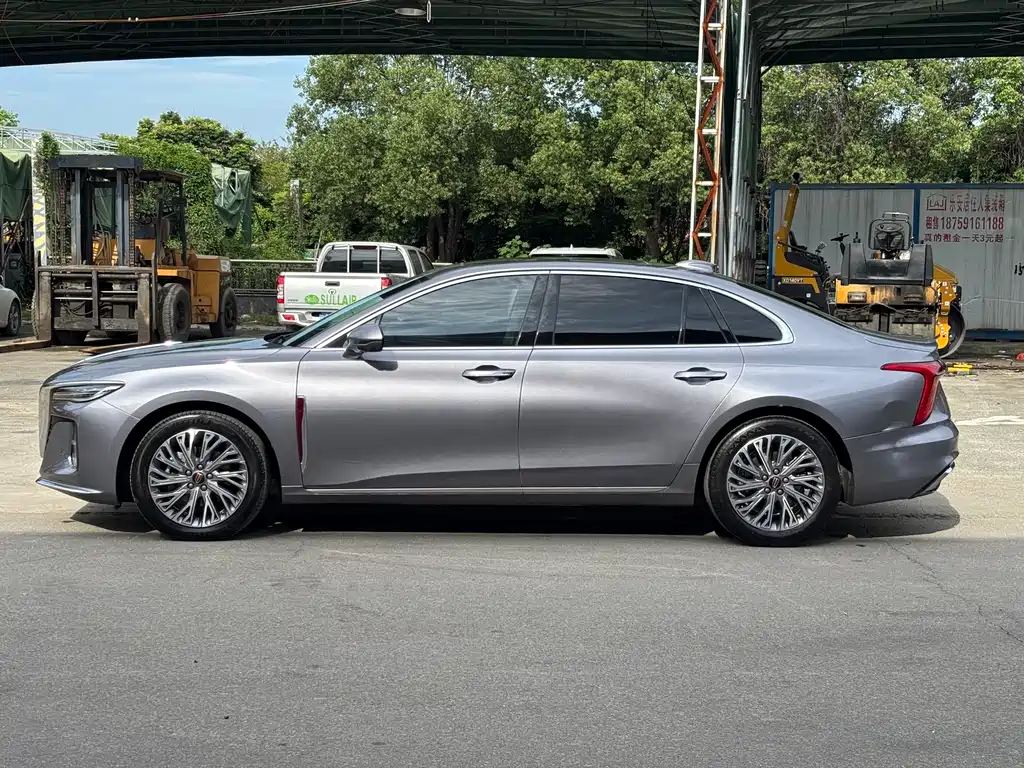 Hongqi Hongqi H5 2023 2.0T Auto Smart Flagship Edition 2022 - thumbnail 9