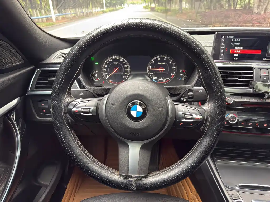 BMW BMW 3 Series GT 2018 320i M Sport 2019 - thumbnail 3