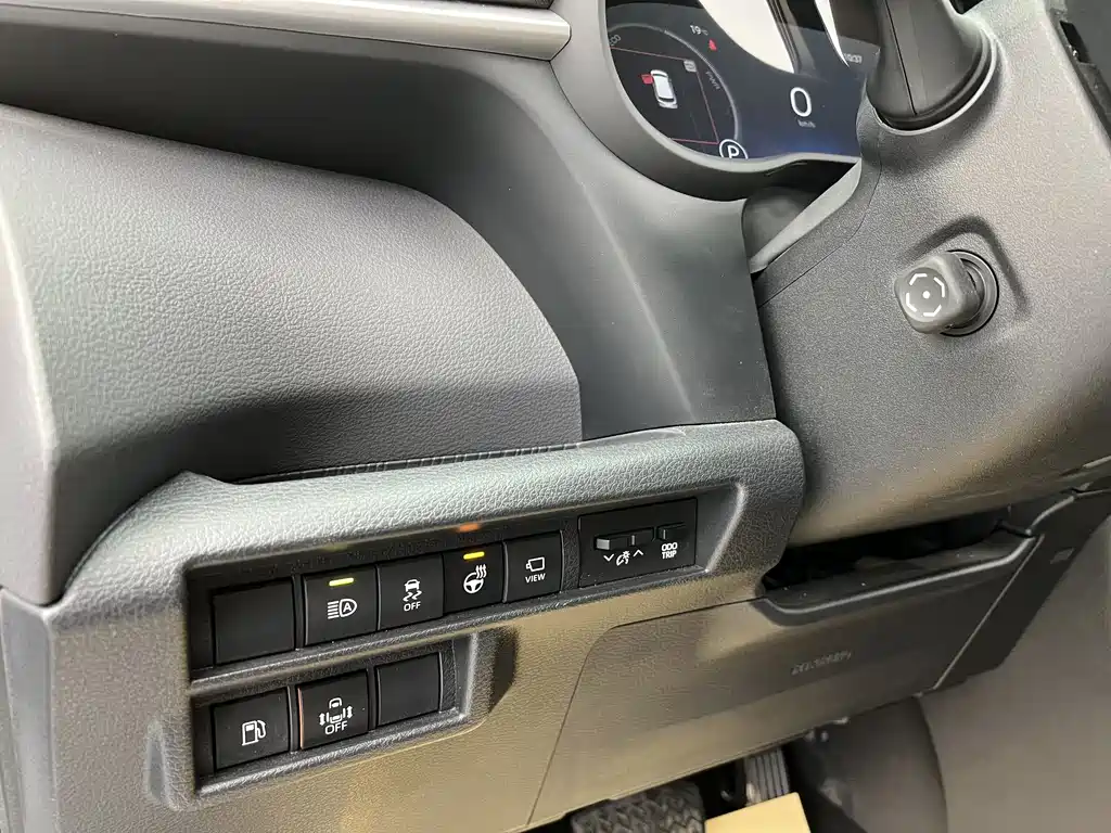 Toyota Sienna 2023 2.5L Hybrid Platinum Edition 2024 - thumbnail 6