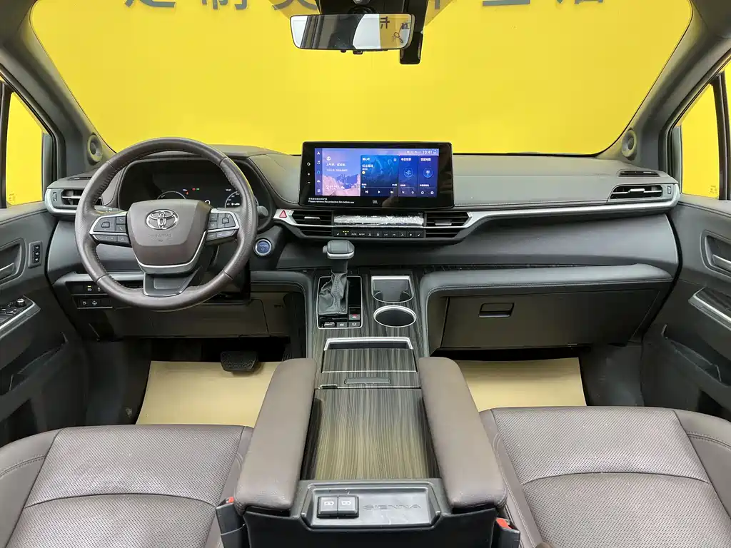 Toyota Sienna 2023 2.5L Hybrid Platinum Edition 2024 - thumbnail 14