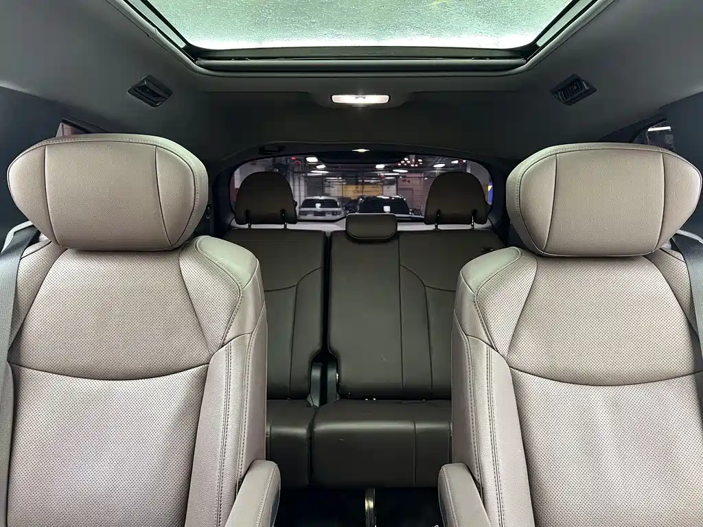 Toyota Sienna 2023 2.5L Hybrid Platinum Edition 2024 - thumbnail 15
