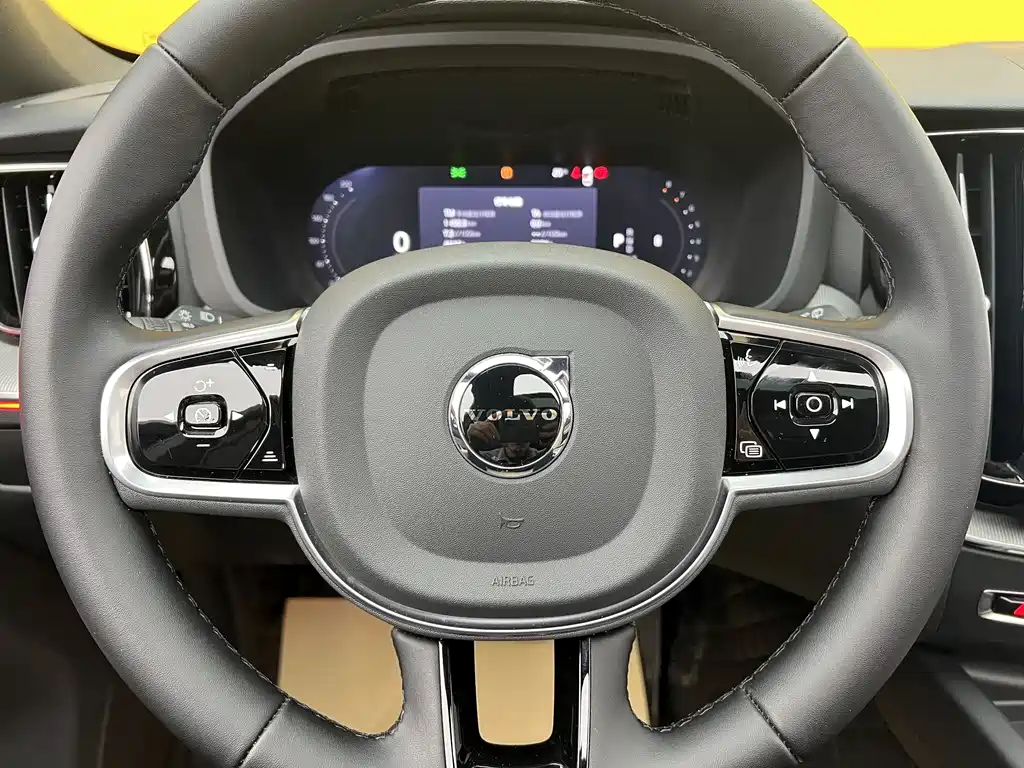 Volvo Volvo XC60 2026 B5 AWD Momentum 2025 - thumbnail 9