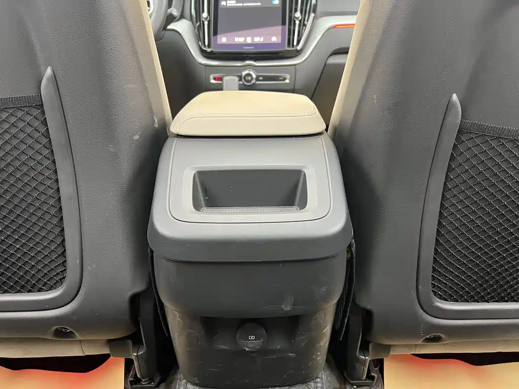 Volvo Volvo XC60 2026 B5 AWD Momentum 2025 - thumbnail 22