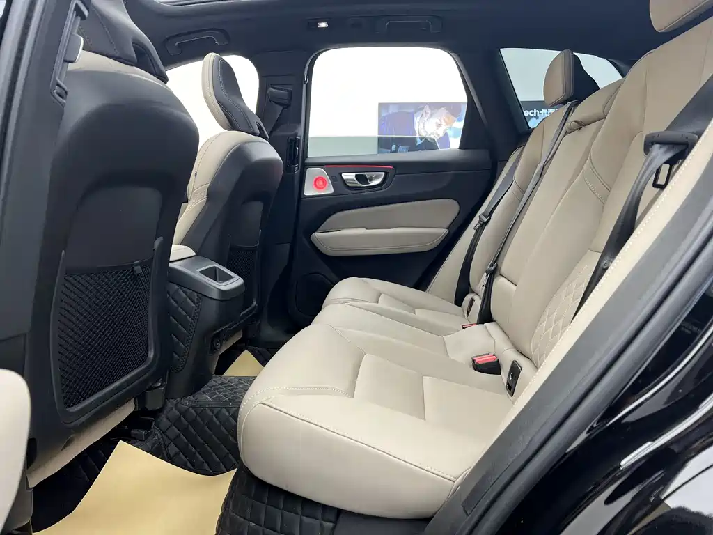 Volvo Volvo XC60 2026 B5 AWD Momentum 2025 - thumbnail 23
