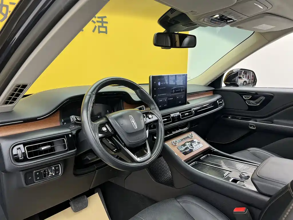 Lincoln Lincoln Aviator 2022 3.0T V6 AWD Premium Edition 2022 - thumbnail 4
