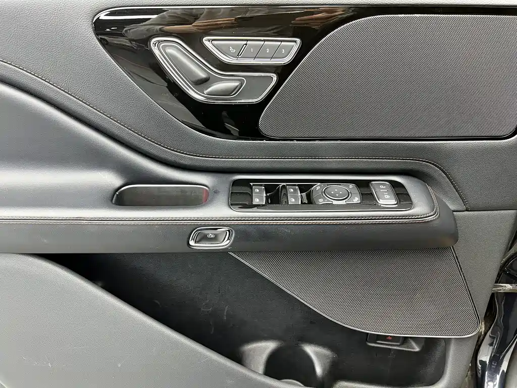 Lincoln Lincoln Aviator 2022 3.0T V6 AWD Premium Edition 2022 - thumbnail 8