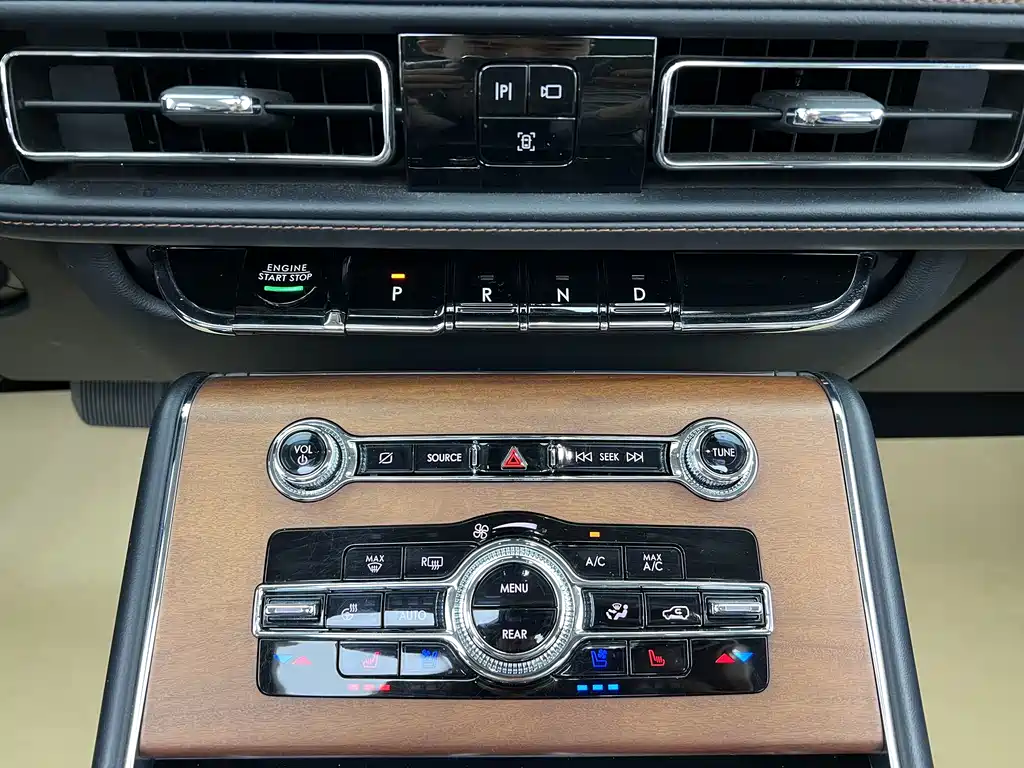 Lincoln Lincoln Aviator 2022 3.0T V6 AWD Premium Edition 2022 - thumbnail 30