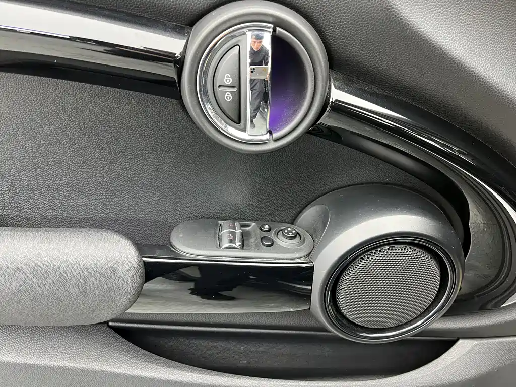 MINI 2019 MINI Cooper Artist 1.5T 2019 - thumbnail 3