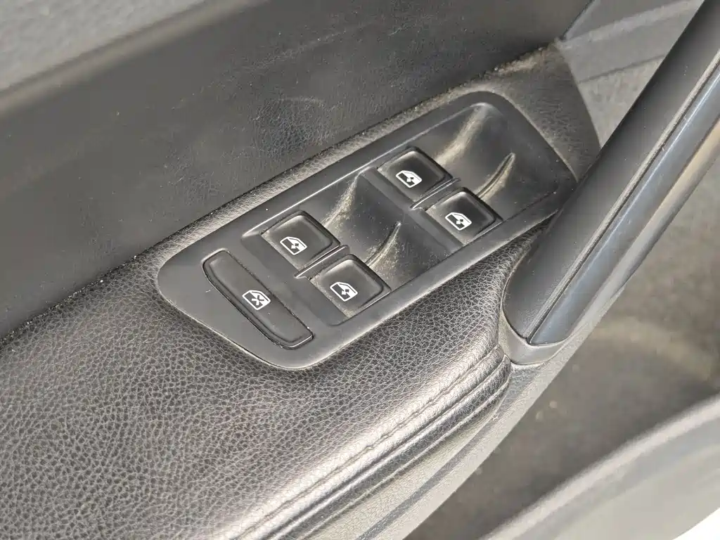 Volkswagen Golf 2015 1.6L Automatic Fashion 2016 - thumbnail 9