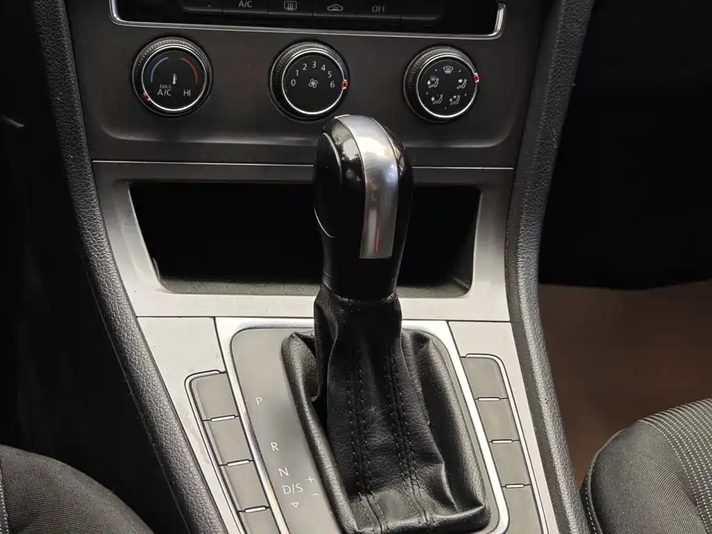 Volkswagen Golf 2015 1.6L Automatic Fashion 2016 - thumbnail 17