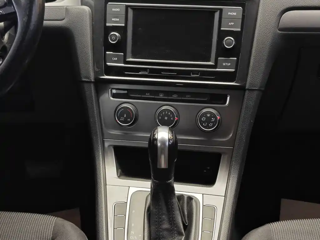 Volkswagen Golf 2015 1.6L Automatic Fashion 2016 - thumbnail 18