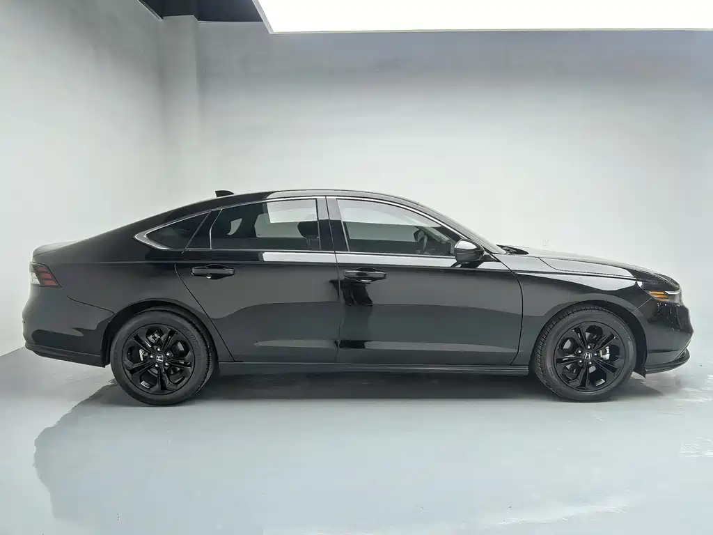 Honda 2025 Honda Accord 260TURBO Luxury Edition 2025 - thumbnail 6