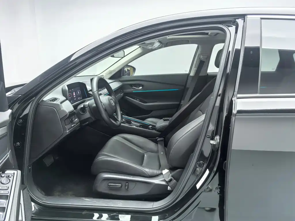 Honda 2025 Honda Accord 260TURBO Luxury Edition 2025 - thumbnail 13