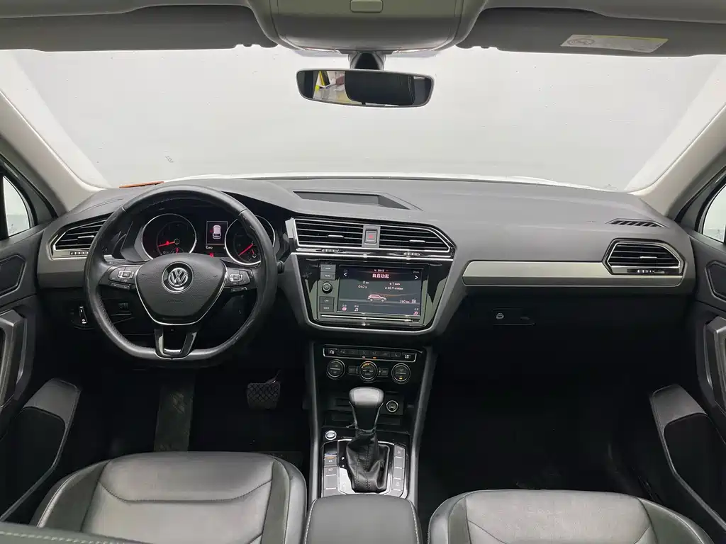 Volkswagen Tiguan L 2018 Facelift 330TSI Automatic FWD Luxury Edition 2019 - thumbnail 10