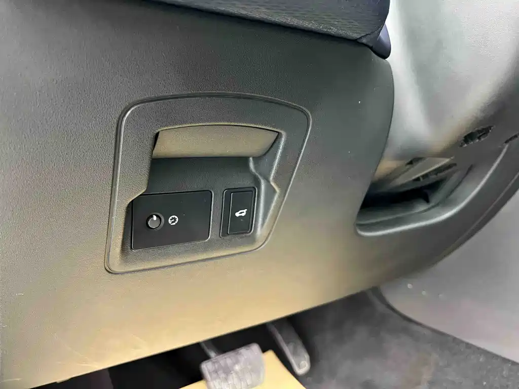 Land Rover Range Rover Velar 2022 250PS 2023 - thumbnail 8