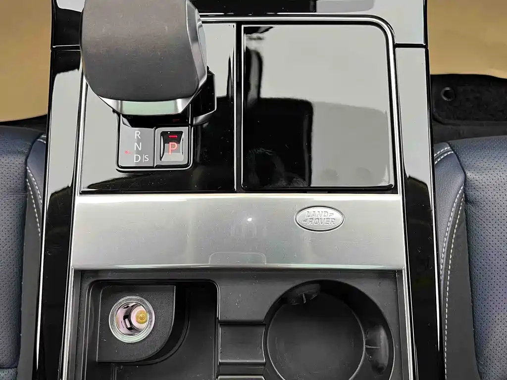 Land Rover Range Rover Velar 2022 250PS 2023 - thumbnail 13
