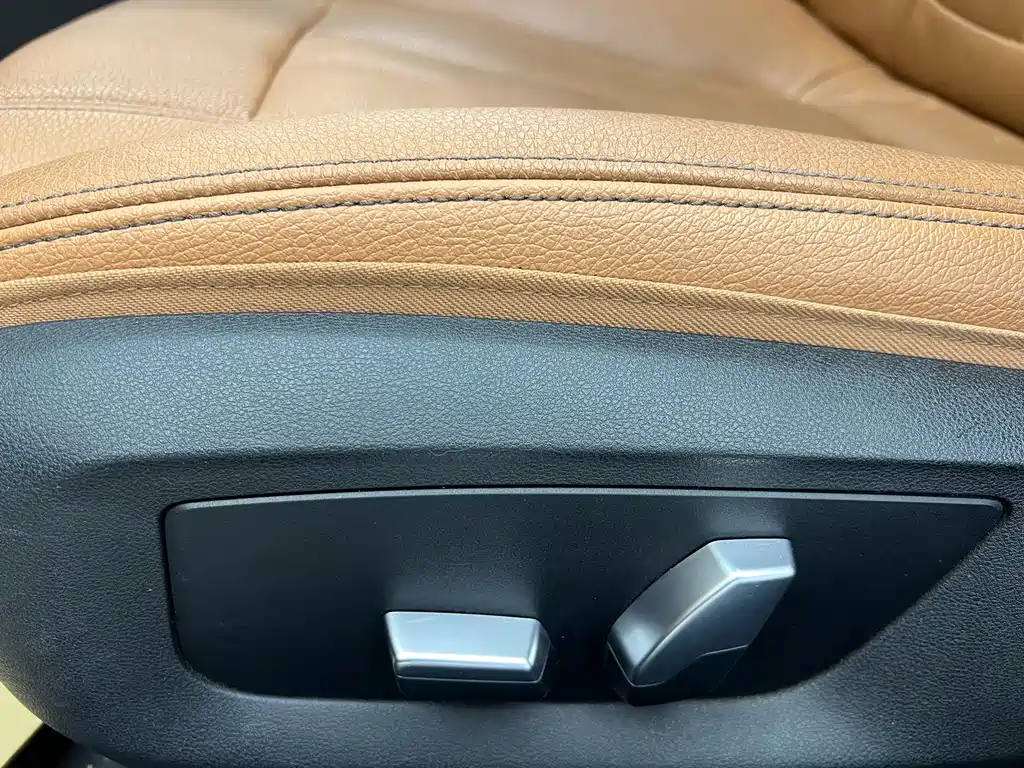 BMW 2018 BMW 5 Series LCI 530Li Leading Edition M Sport Package 2018 - thumbnail 6