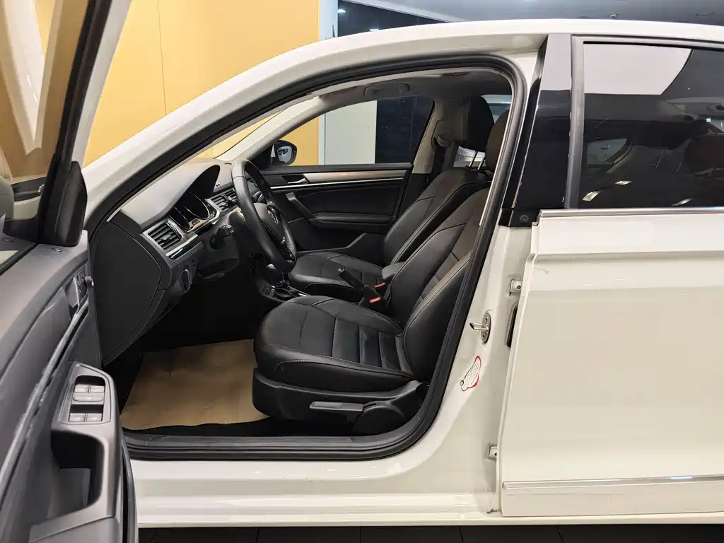 Volkswagen Volkswagen Bora 2018 1.5L Automatic Comfort 2018 - thumbnail 13