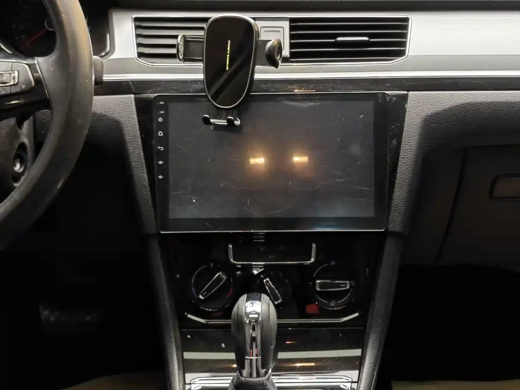 Volkswagen Volkswagen Bora 2018 1.5L Automatic Comfort 2018 - thumbnail 18