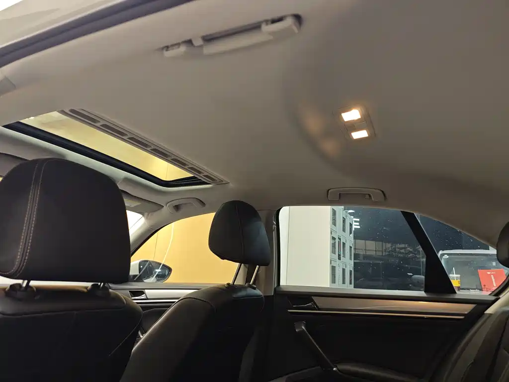 Volkswagen Volkswagen Bora 2018 1.5L Automatic Comfort 2018 - thumbnail 23