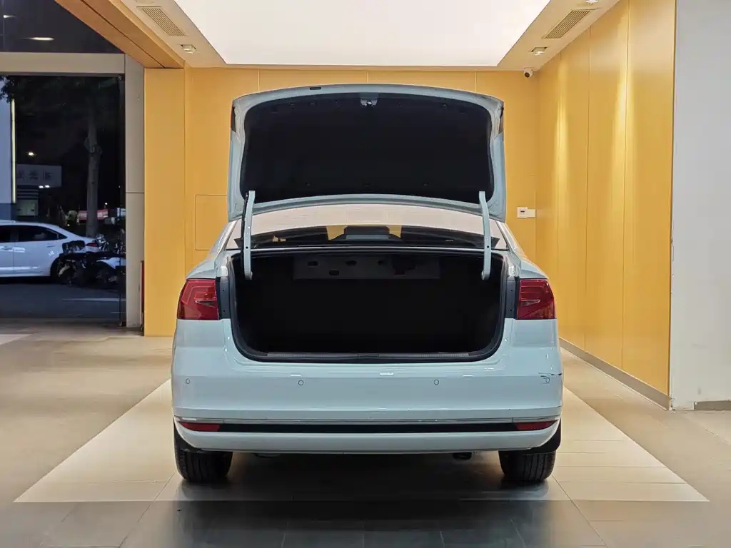 Volkswagen Volkswagen Bora 2018 1.5L Automatic Comfort 2018 - thumbnail 26