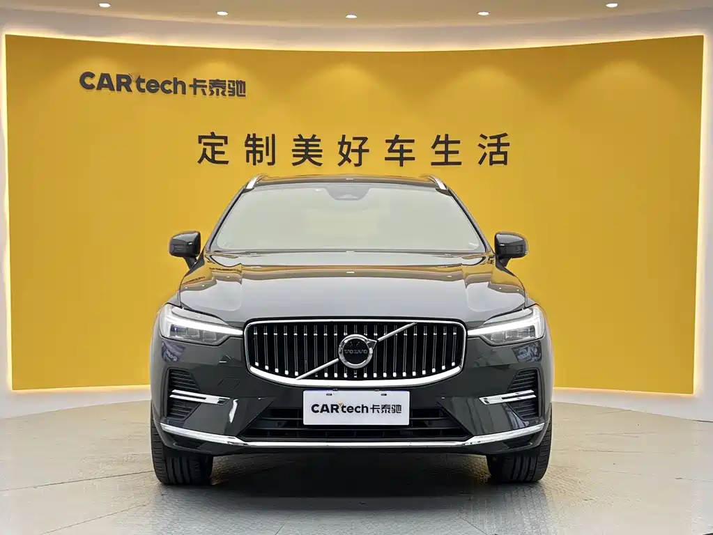 Volvo Volvo XC60 2022 B5 AWD Momentum 2022 - thumbnail 2