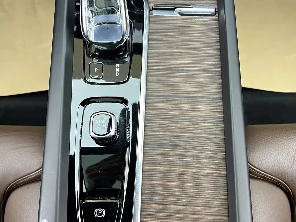 Volvo Volvo XC60 2022 B5 AWD Momentum 2022 - thumbnail 16