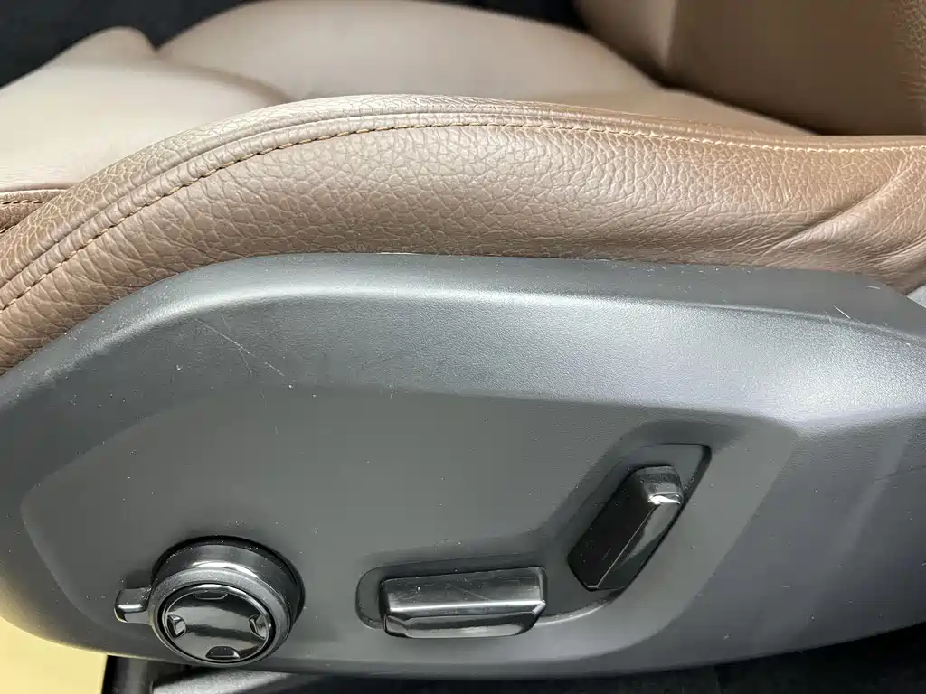 Volvo Volvo XC60 2022 B5 AWD Momentum 2022 - thumbnail 18
