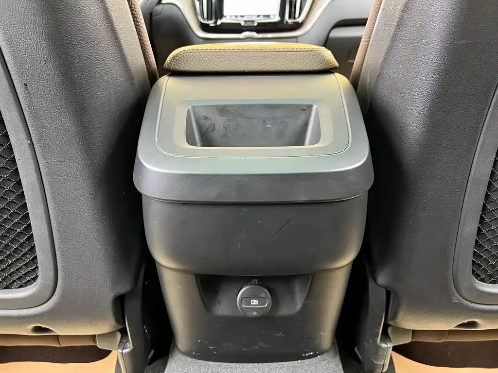 Volvo Volvo XC60 2022 B5 AWD Momentum 2022 - thumbnail 26