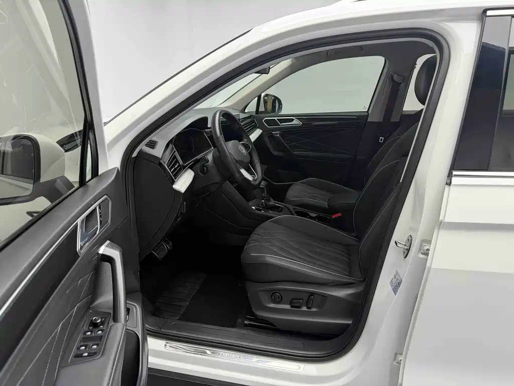 Volkswagen Tiguan L 2022 330TSI Automatic FWD Smart Edition 2022 - thumbnail 10