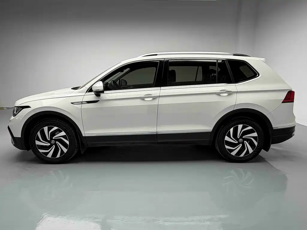 Volkswagen Tiguan L 2022 330TSI Automatic FWD Smart Edition 2022 - thumbnail 22