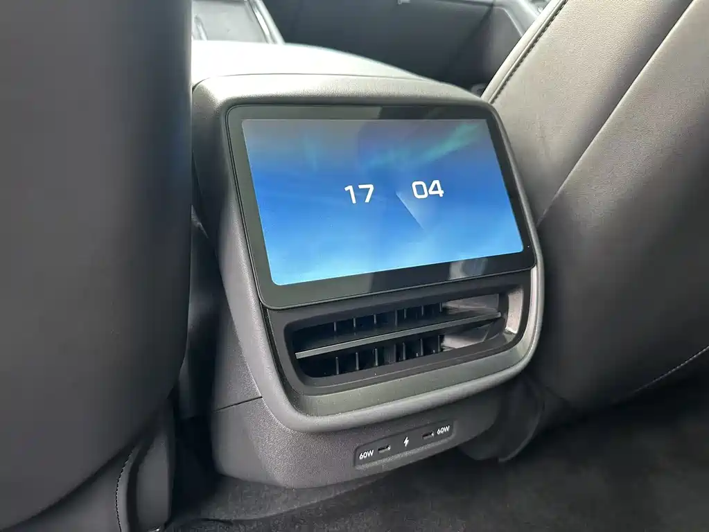 XPeng XPeng P7 2025 750 AWD Performance Ultra 2025 - thumbnail 10