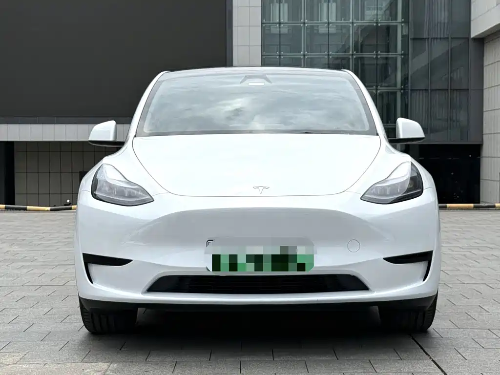 Tesla Model Y 2024 RWD 2024 - thumbnail 2
