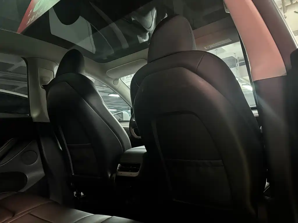 Tesla Model Y 2024 RWD 2024 - thumbnail 11