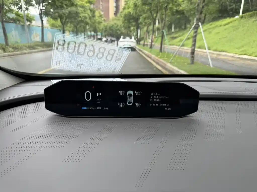 GAC Hyper Hyper GT 710 Ultra-High Voltage LiDAR Edition 2024 - thumbnail 17
